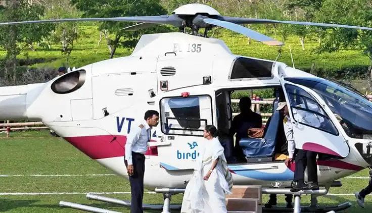 দুর্যোগের মুখে মুখ্যমন্ত্রীর হেলিকপ্টার!সেবক এয়ারবেসে জরুরি অবতরণ!
