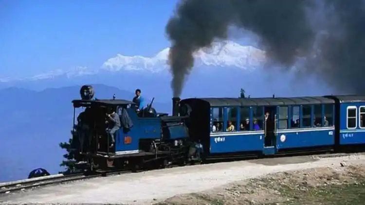 পাহাড়ে আপাতত বন্ধ খেলনা গাড়ি সফর