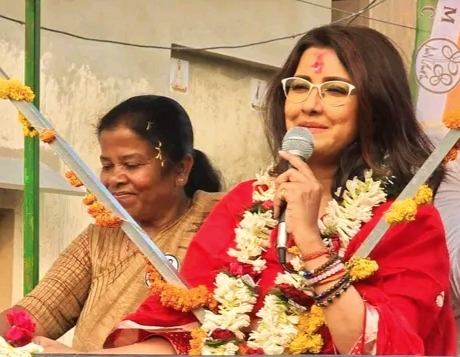 হুগলিতে ভোট যুদ্ধে সম্মুখ সমরে রচনা বনাম লকেট