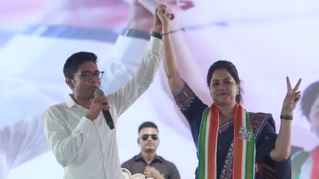 জামালপুরে নির্বাচনী জনসভায় বিস্ফোরক অভিষেক বন্দ্যোপাধ্যায়