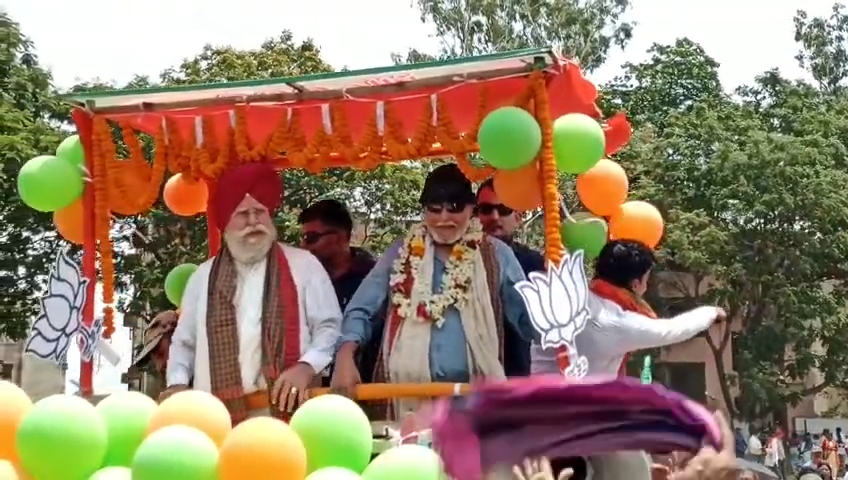 মিঠুন চক্রবর্তীর রোড শো আসানসোলে